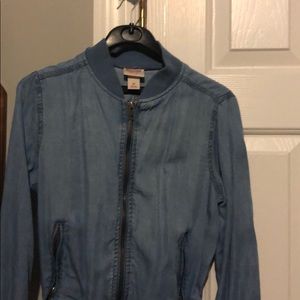 Lightweight jean jacket